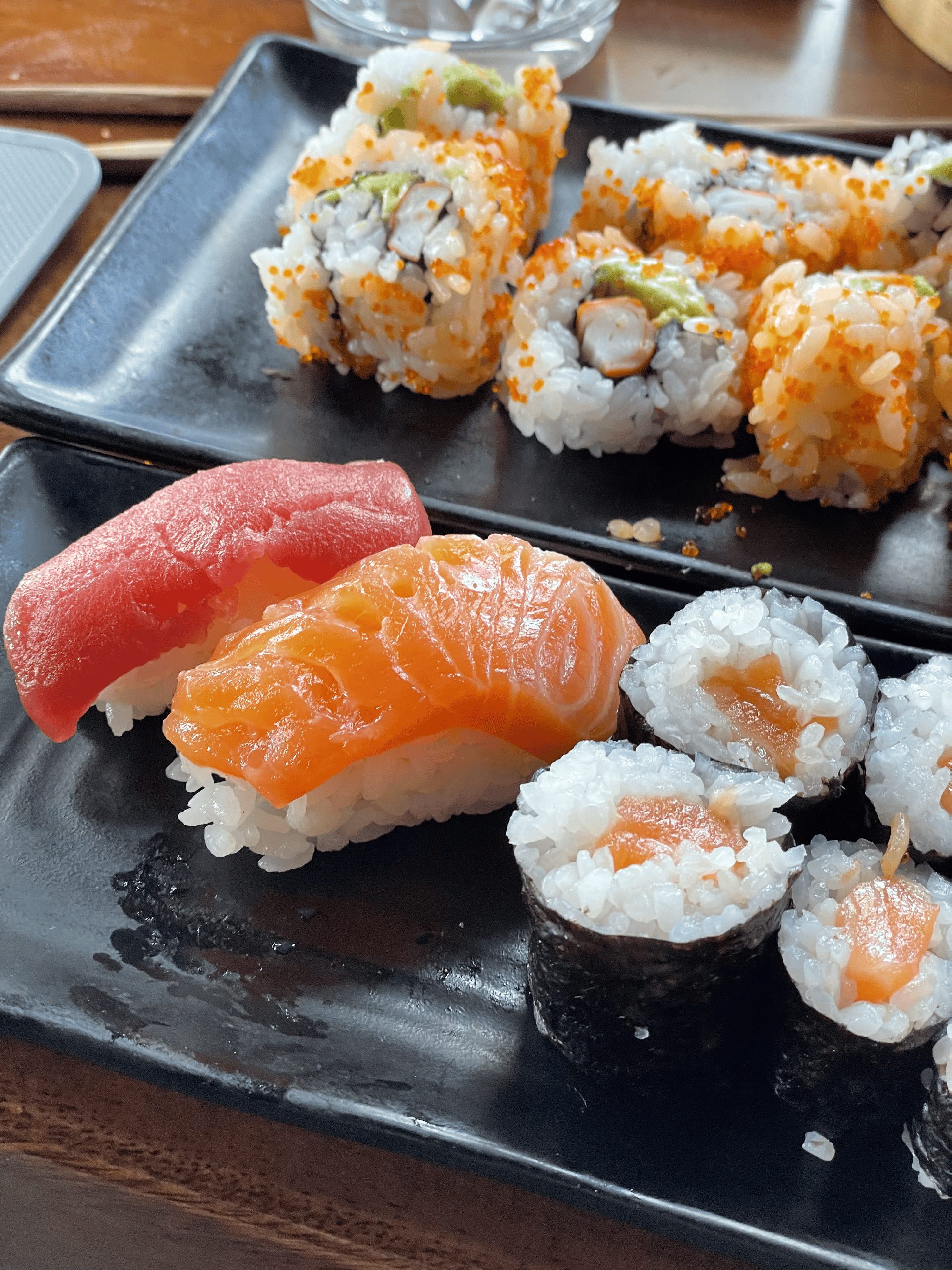 Plato de sushi preparado en el taller